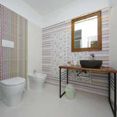 Vannucci House Апартаменты *