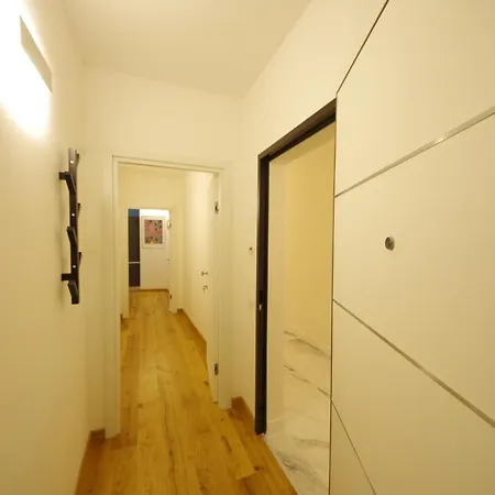 Vannucci House *